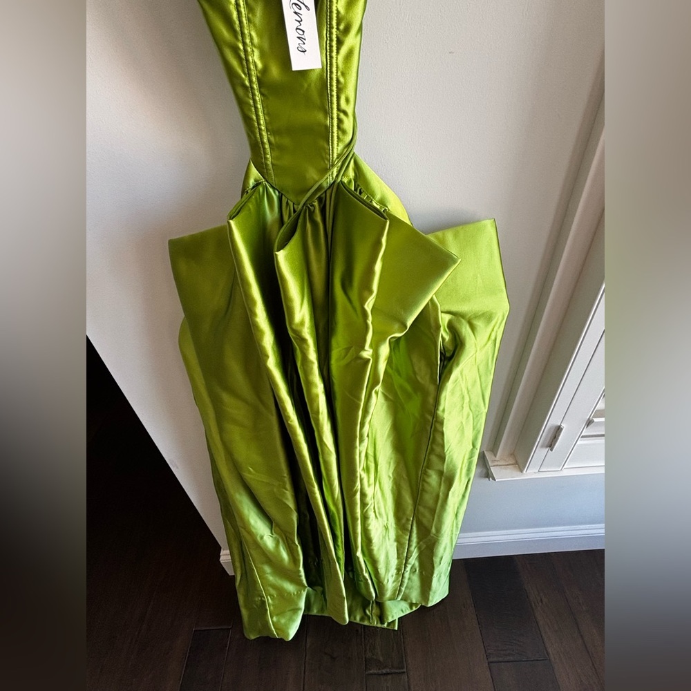 Free People - green gown open side slit , size (S) - Picture 5 of 10